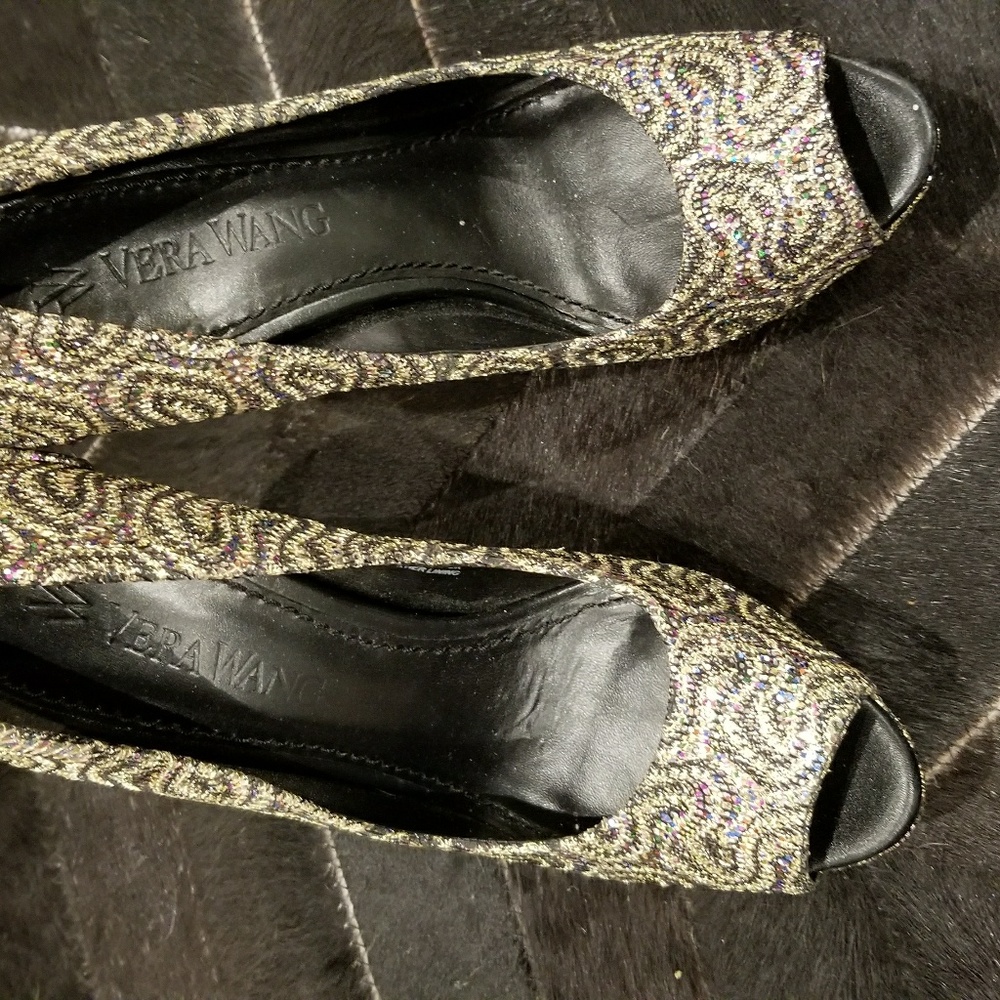 Sparkly Vera Wang Pump